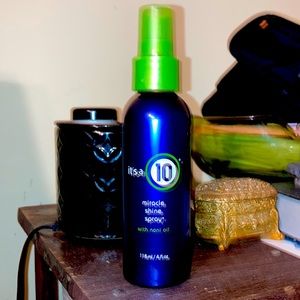 It’s a 10 4fl oz 118ml Miracle Shine Spray